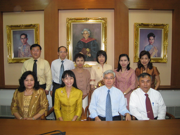 Burapha University Nursing school met with Binh Duong Vietnam group